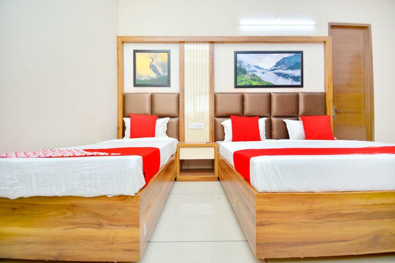 Hotel Oyo 40699 Grand Sokhi Tarn Taran Exteriér fotografie