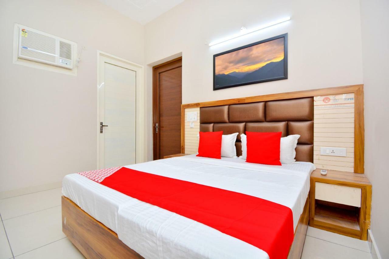 Hotel Oyo 40699 Grand Sokhi Tarn Taran Exteriér fotografie