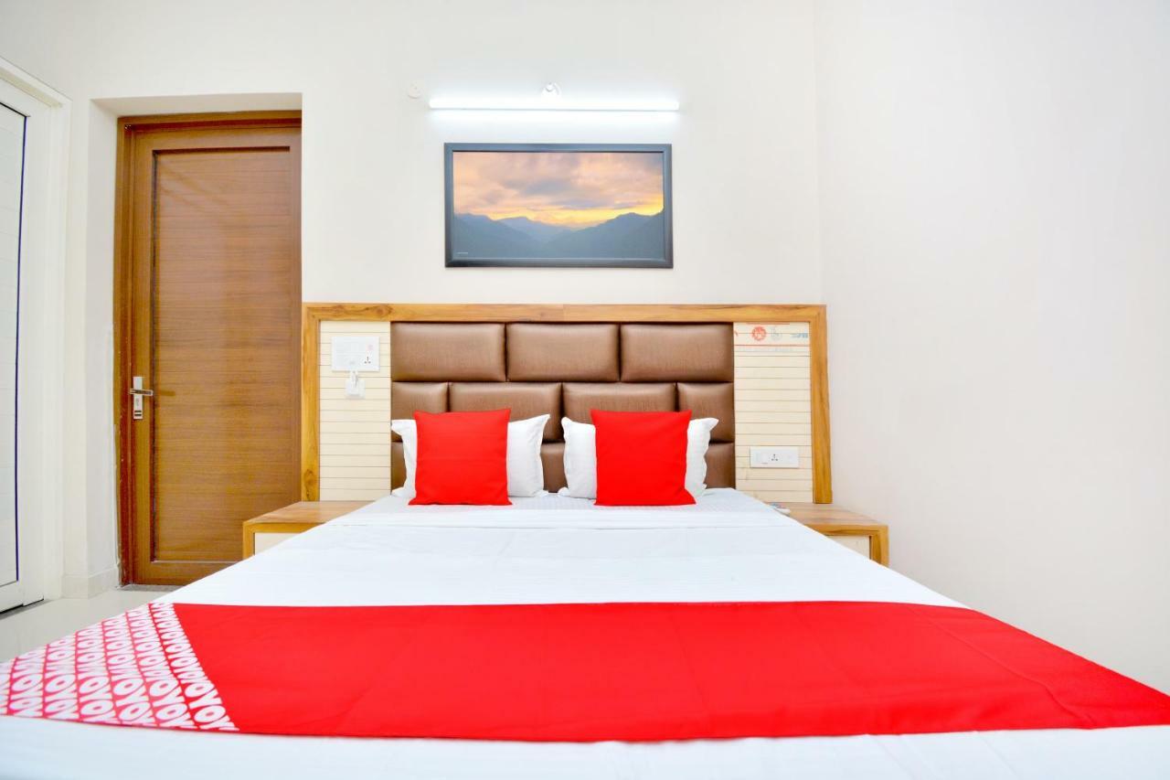 Hotel Oyo 40699 Grand Sokhi Tarn Taran Exteriér fotografie