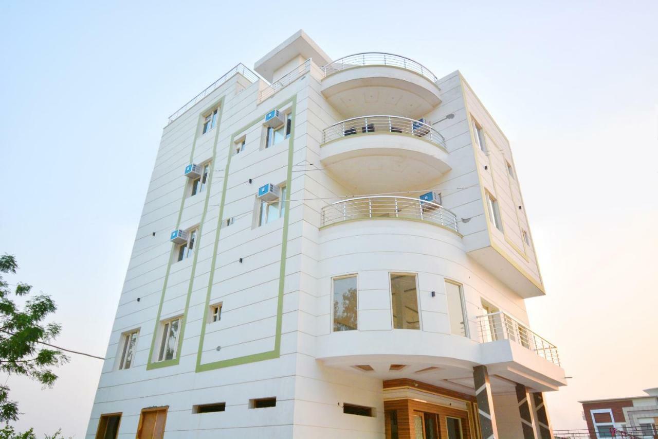 Hotel Oyo 40699 Grand Sokhi Tarn Taran Exteriér fotografie