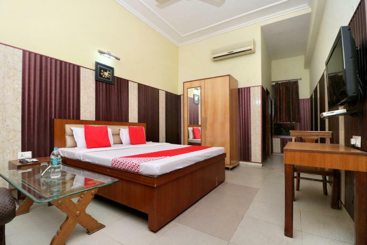 Hotel Oyo 40699 Grand Sokhi Tarn Taran Exteriér fotografie